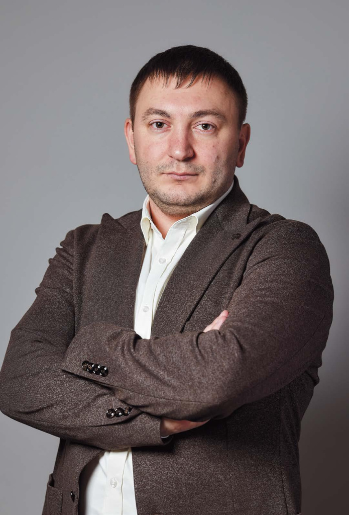 Алим Чеченов — Хирург-имплантолог